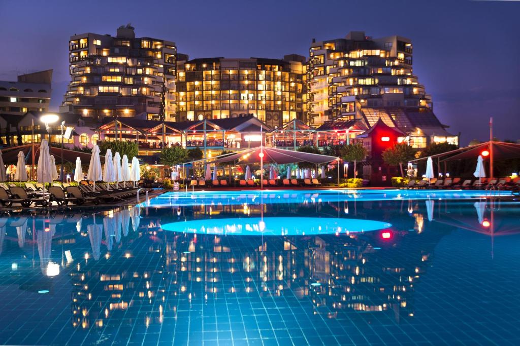هتل لیماک لارا دلوکس آنتالیا - Limak Lara De Luxe Hotel&Resort Antalya