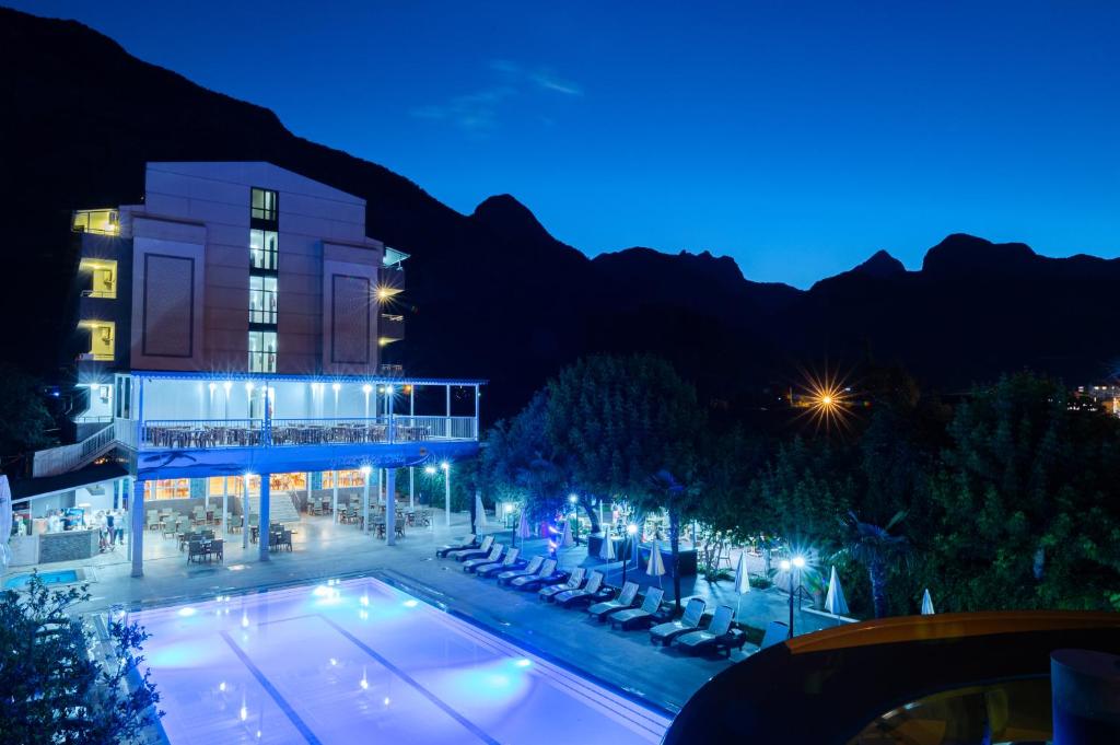 هتل گرند درین آنتالیا - Grand Hotel Derin Antalya