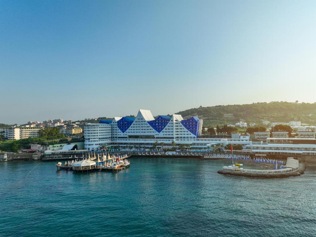 هتل اورنج کانتی آلانیا - Orange County Resort hotel Alanya