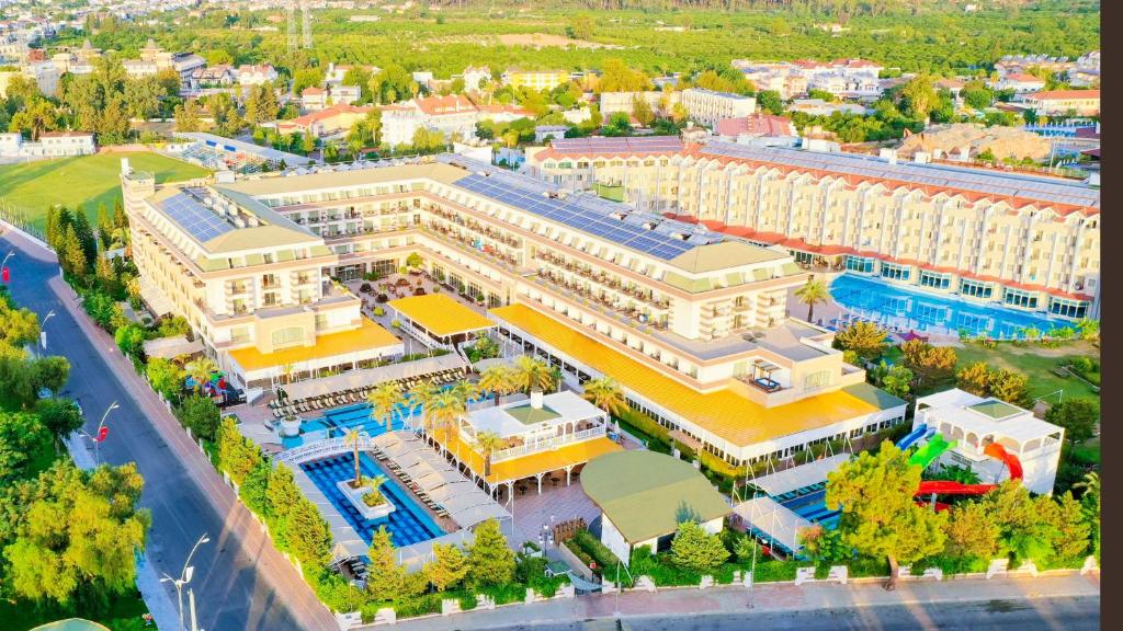 هتل کریستال دلوکس ریزورت و اسپا آنتالیا - Crystal De Luxe Resort & Spa Antalya