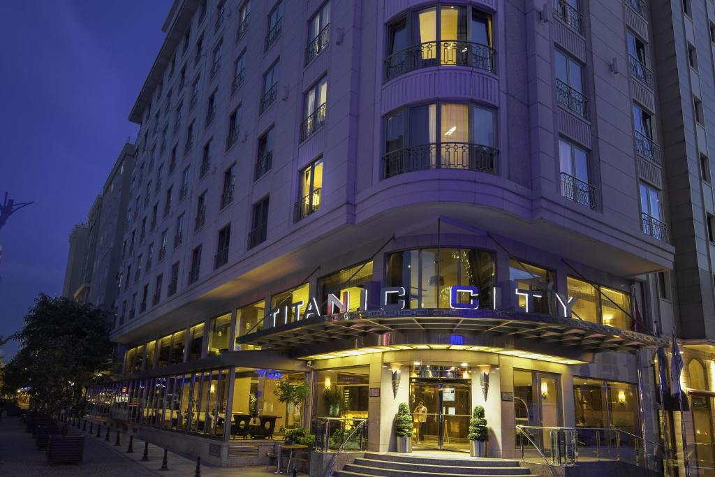 تایتانیک سیتی  تکسیم - Titanic City Taksim