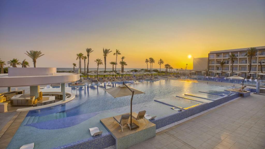 هتل هیلتون اسکانِس منستیر بیچ ریزورت سوسه - Hilton Skanes Monastir Beach Resort Hotel Sousse,Tunisia